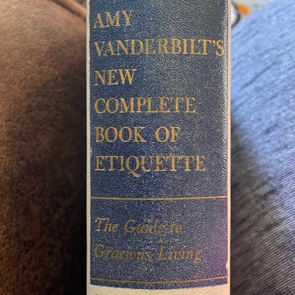 Amy Vanderbilt's New Complete Book of Etiquette 1967 Vintage Book Shelf Decor - Picture 1 of 3